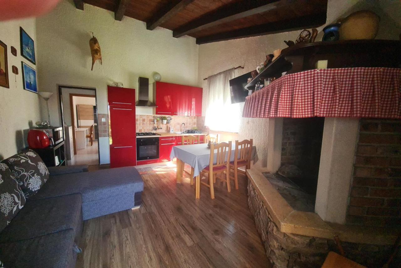 Apartman Kos Rosini Bagian luar foto