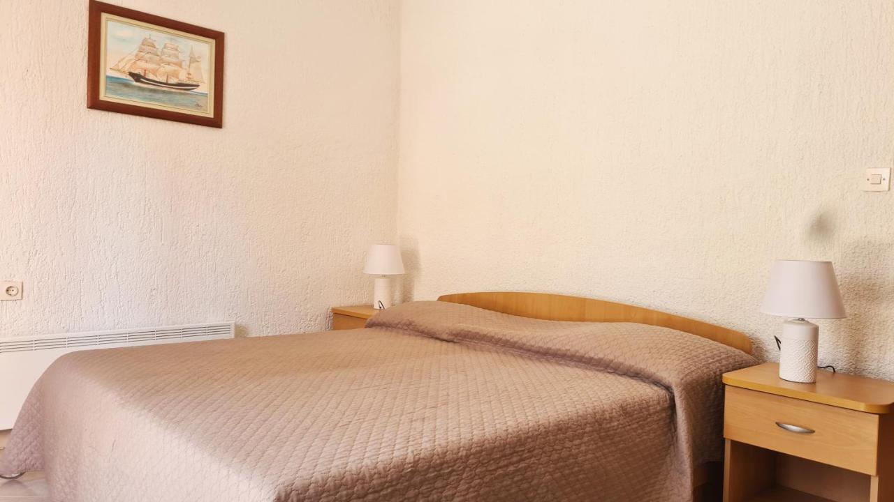 Apartman Kos Rosini Bagian luar foto