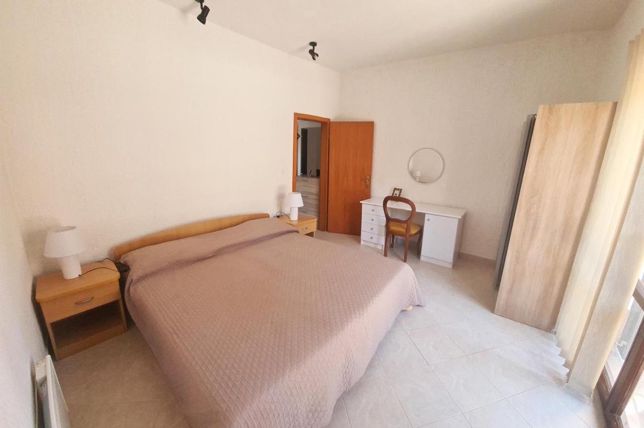 Apartman Kos Rosini Bagian luar foto