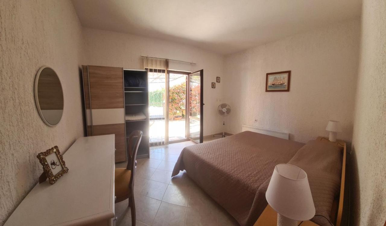 Apartman Kos Rosini Bagian luar foto