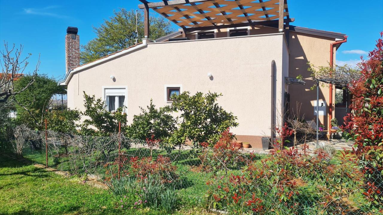Apartman Kos Rosini Bagian luar foto